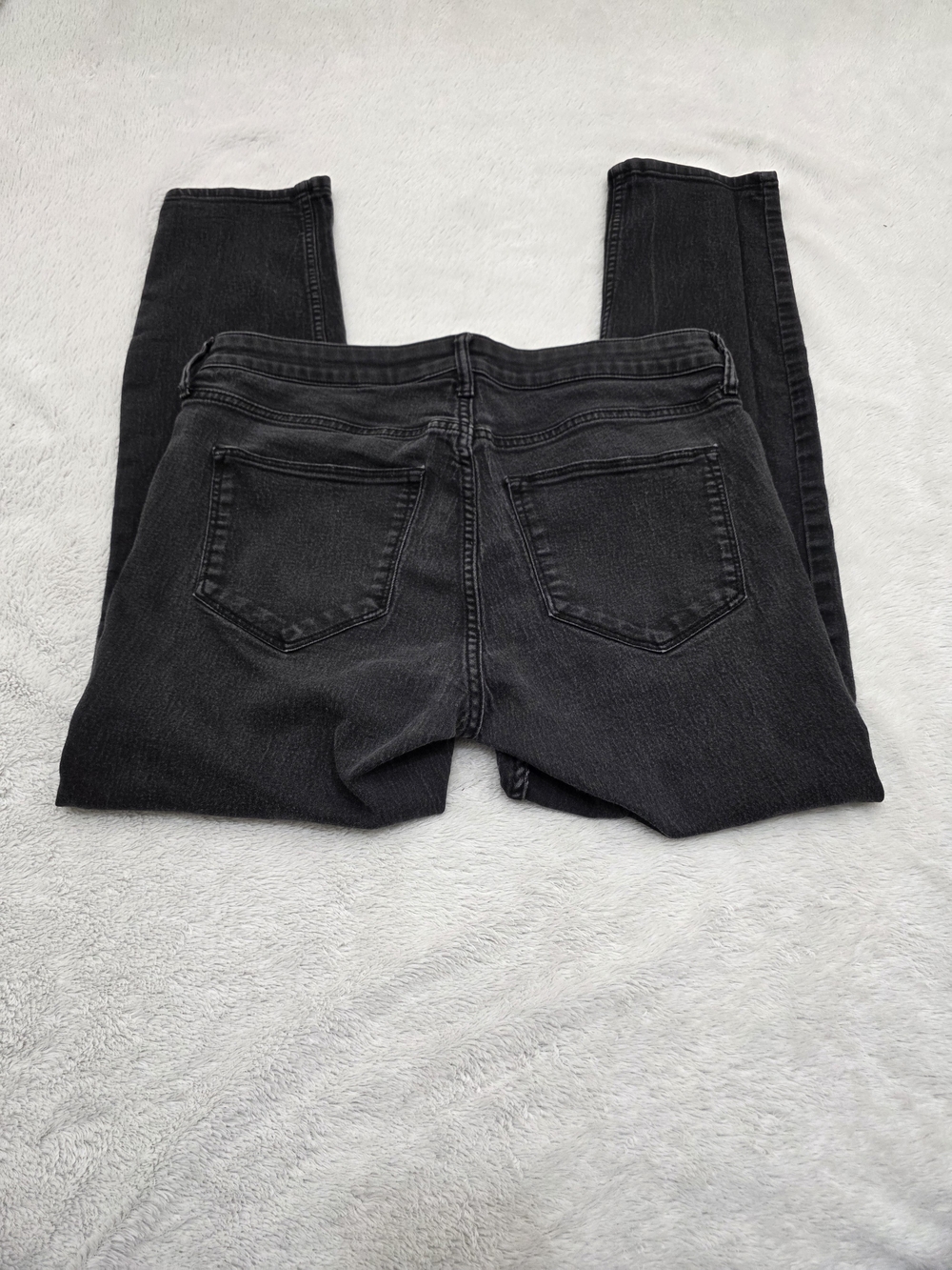 H&M Black Skinny Jeans with Back Pockets